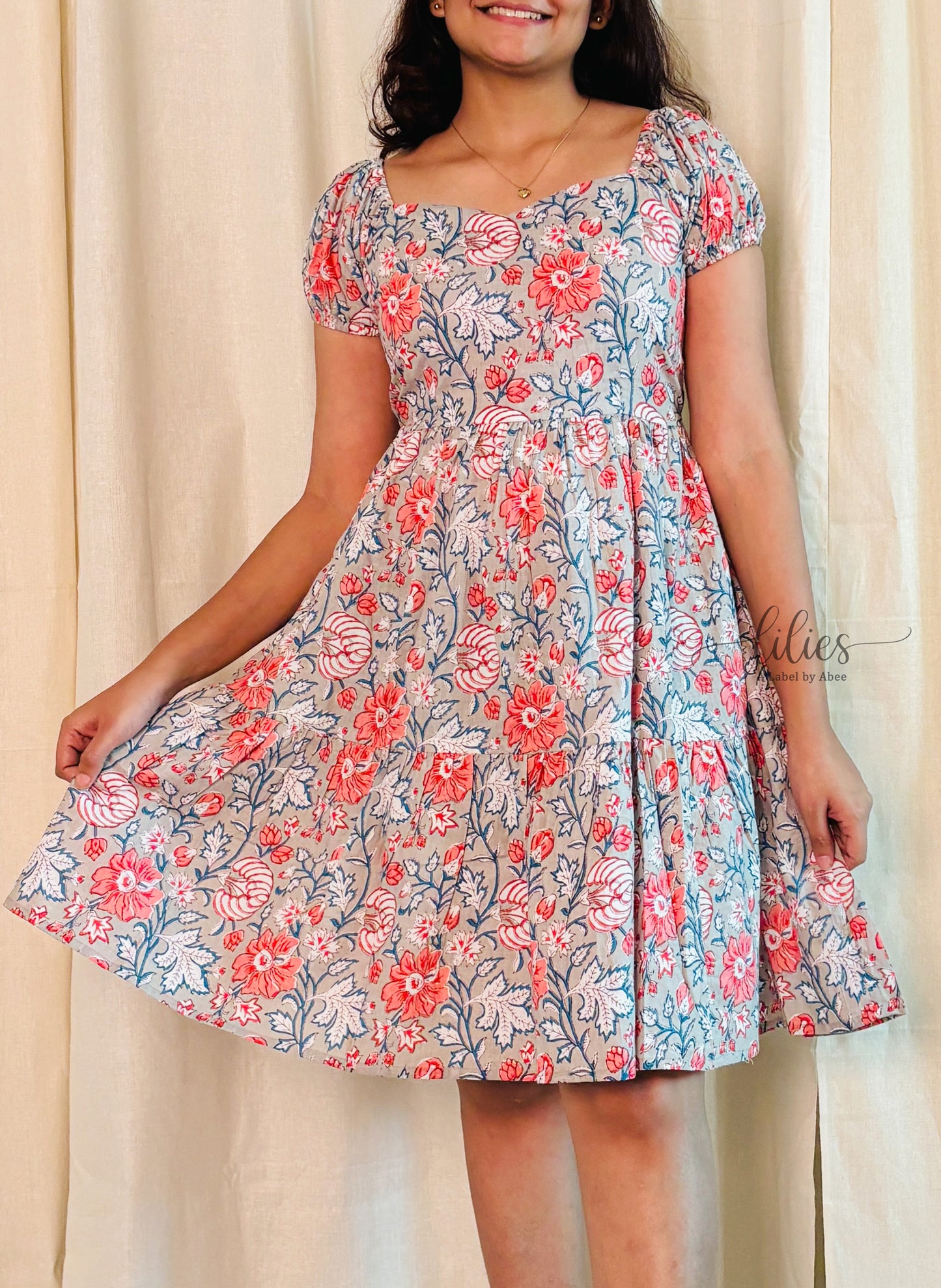 Flirt in Florals - Grey