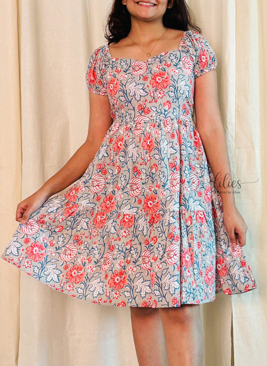 Flirt in Florals - Grey