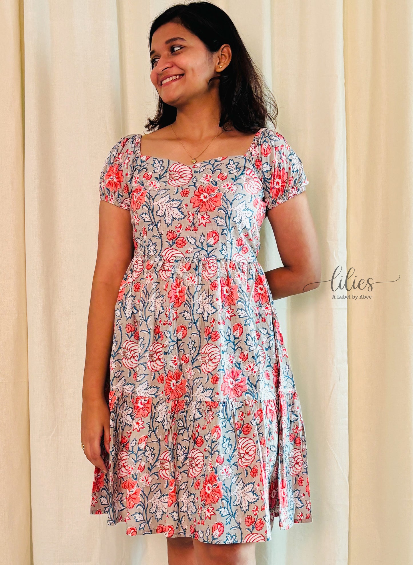 Flirt in Florals - Grey