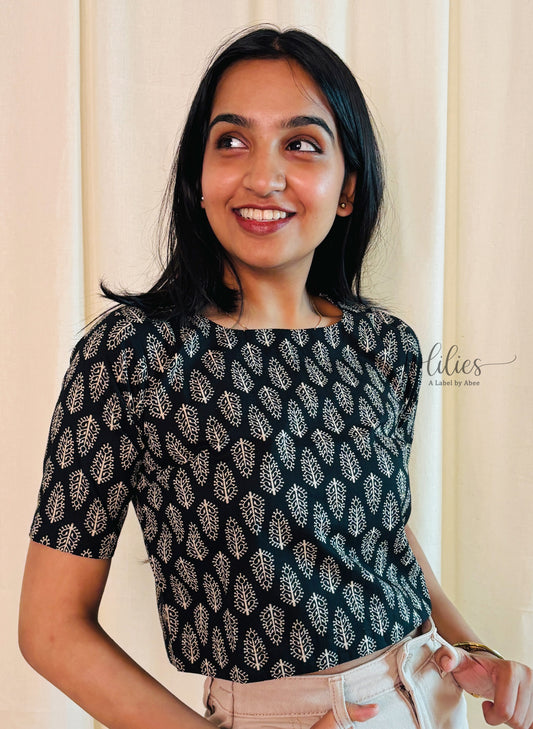 Noir Boxy Top